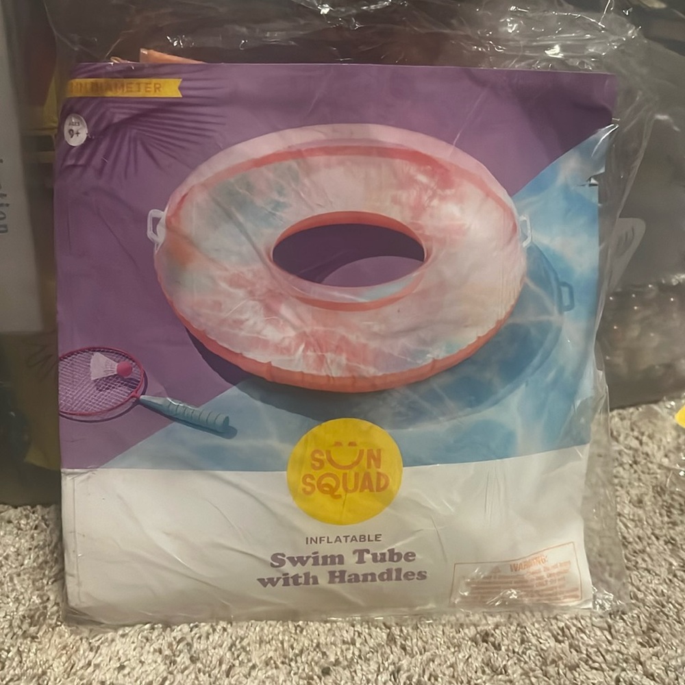 Sun squad swim tube with handles. NIP 33” diameter